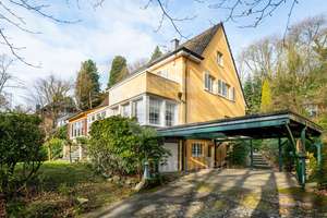 Exklusives Wohnen im Grünen - Eine Villa mit besonderem Flair und vielfältigen Nutzungsmöglichkeiten