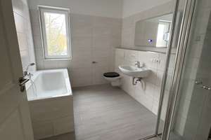 Zur Selbstnutzung! barrierearme 4-Raumwohnung mit Vollbad, FB-Hzg., HWR, Kamin und Süd-Balkon – Neubrandenburger Straße 0, 18055 Brinckmansdorf, Rostock – Vorschaubild 11