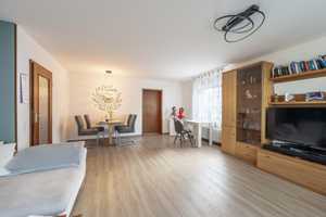 **RESERVIERT** Investmentchance: Attraktives 6-Familienhaus mit 6 Einzelgaragen in ruhiger Wohnlage – Ludwigsburg (Kreis) – Vorschaubild 10