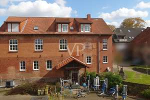 Weitläufiges Gebäude-Ensemble mit vielseitigen Möglichkeiten für Visionäre; Fokus Fitnessstudio – Die vollständige Adresse der Immobilie erhältst du vom Anbieter., 31789 Hameln – Vorschaubild 2