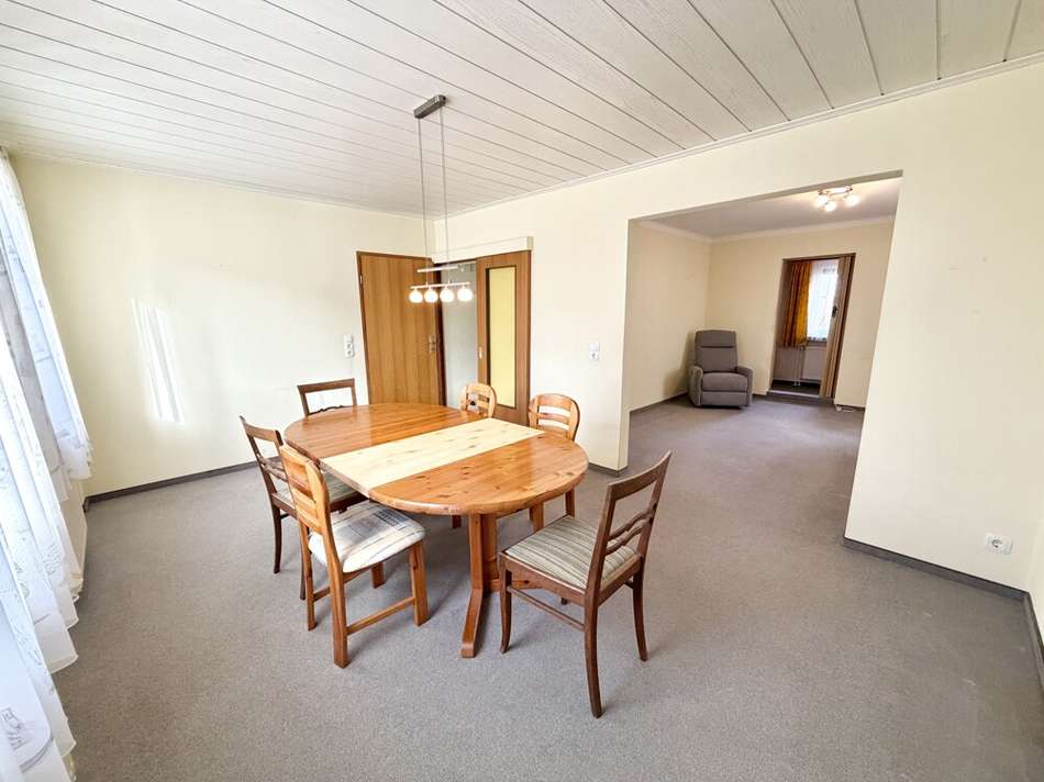 EG: Wohn- und Esszimmer