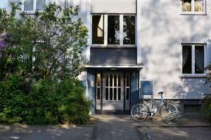Wohnung im Dachgeschoss mit Einbauküche // DG Links