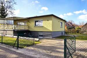 Bungalow mit gepflegtem Grundstück in Seenähe