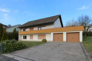Begehrte Lage in Petersberg: Einfamilienhaus mit Einliegerwohnung – Die vollständige Adresse der Immobilie erhältst du vom Anbieter., 36100 Petersberg – Vorschaubild 1