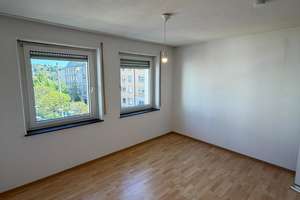 Lichtdurchflutete 2,5-Zimmer-Wohnung mit 2 Balkonen am Hölderlinplatz – Kornbergstr 50, 70176 Hölderlinplatz, Stuttgart – Vorschaubild 7