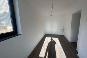 Moderne 4-Zimmer-Wohnung mit EBK, großem Garten und Terrasse  in Wuppertal – Roseggerstraße 17, 42289 Heckinghausen, Wuppertal – Vorschaubild 19