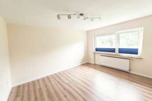 Ideal für Familien! Helles Reiheneckhaus mit EBK, Garage und Garten! – Die vollständige Adresse der Immobilie erhältst du vom Anbieter., 42719 Wald, Solingen – Vorschaubild 12
