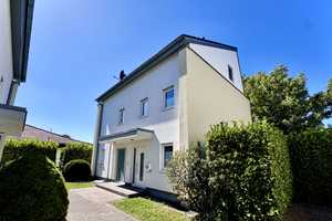 Freistehendes Einfamilienhaus in Feldrandlage von Wiesbaden Nordenstadt – Wachholderstraße 13, 65205 Wiesbaden – Vorschaubild 1