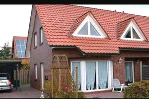 Modernisierte Doppelhaushälfte mit Garten & Fußbodenheizung