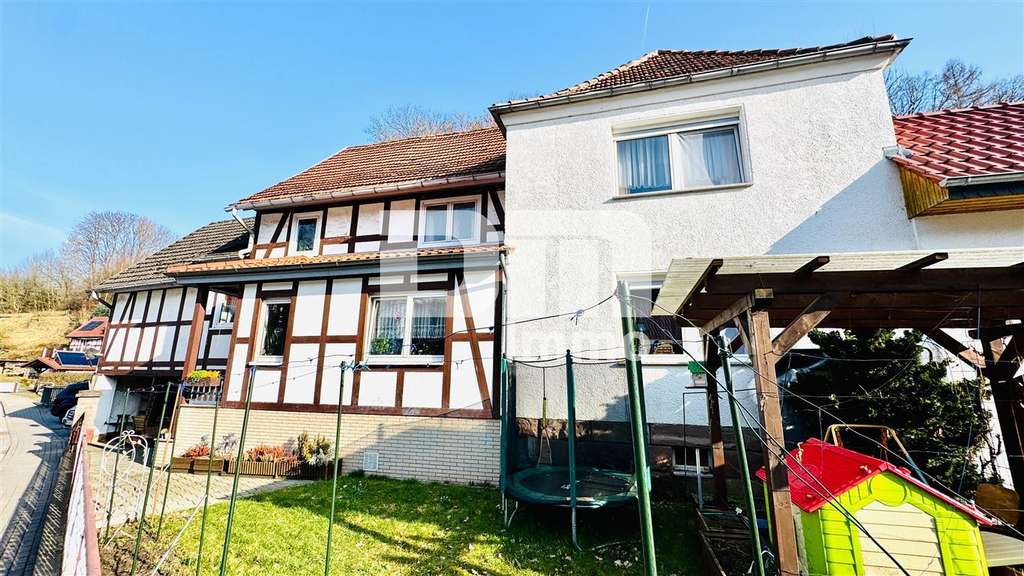 Immobilie in Birkenfelde - Charmantes Raumwunder in Birkenfelde: Historisches Fachwerk trifft auf solide Moderne - Bild 1