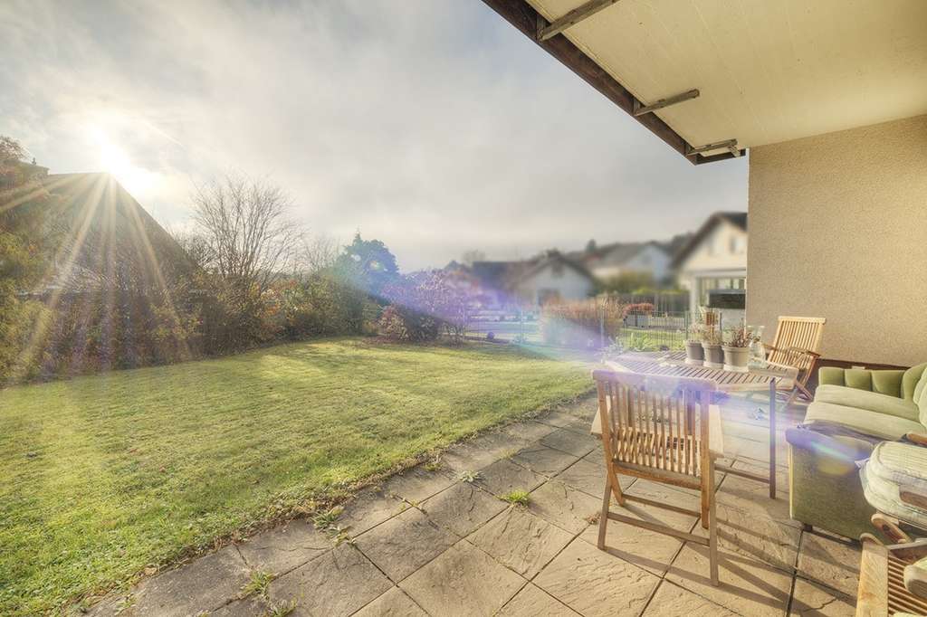 Immobilie in Altenkirchen (Westerwald) - Gepflegtes Mehrfamilienhaus mit drei separat zugänglichen Wohnungen in ansprechender Wohnlage! - Bild 3