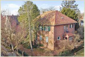 Wer Altbau mag, wird diese Villa lieben: Reformarchitektur, großer Garten Altbaudetails weitestgehen