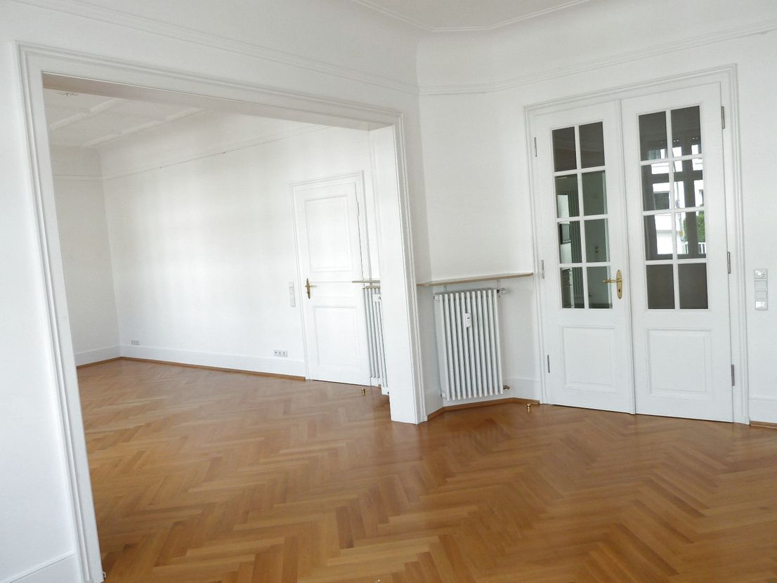 Altbauwohnung im Holzhausenviertel..V-E-R-M-I-E-T-E-T.. image