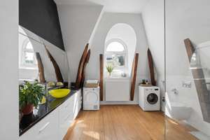 Elegante Endetagenwohnung in prachtvoller Altbauvilla, idyllische Bestlage: in nur 400m zur Alster – Die vollständige Adresse der Immobilie erhältst du vom Anbieter., 22085 Uhlenhorst, Hamburg – Vorschaubild 12