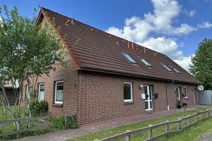 Zwei Wohneinheiten unter einem Dach – vielseitige Haushälfte mit ca. 126 m² Wohnfläche – Die vollständige Adresse der Immobilie erhältst du vom Anbieter., 26842 Ostrhauderfehn – Vorschaubild 1
