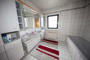 PREIS GESENKT! Großes Zweifamilienhaus mit viel Platz, in einem ruhigen Ortsteil von Bad Rodach! – Coburg (Kreis) – Vorschaubild 15