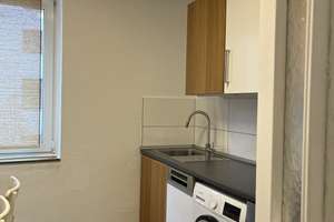 Zwei Zimmer Helle Wohnung 