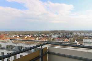 Bezugsfertige 3-Zimmer-Wohnung mit 2 Balkonen  und sagenhaftem Blick über Ingolstadt – Ingolstadt – Vorschaubild 3
