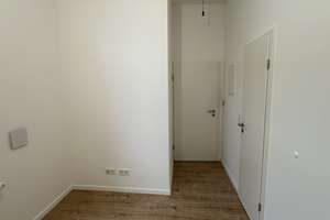 Moderne sanierte 1,5-Zimmer-Wohnung mit Einbauküche in Bonn-Beuel – Königswinterer Straße 1A, 53227 Beuel-Ost, Bonn – Vorschaubild 4