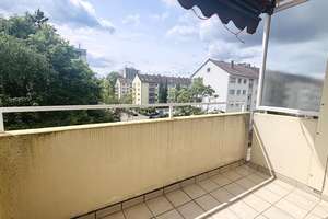 FREI! 4-Zimmerwohnung mit Loggia, EBK und Garage in attraktiver Lage der Südweststadt – Die vollständige Adresse der Immobilie erhältst du vom Anbieter., 76137 Südweststadt, Karlsruhe – Vorschaubild 3
