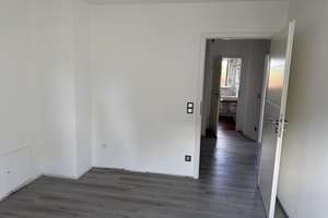 Gepflegtes Doppelhaus mit lichtdurchflutetem Wohnbereich und modernisiertem Wohnkomfort! – 9599 Freiberg – Vorschaubild 23
