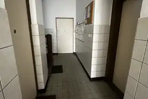 Geschmackvolle, sanierte 2-Zimmer-Wohnung mit Balkon in Nürnberg – Melanchthonplatz 19, 90443 Nürnberg – Vorschaubild 11