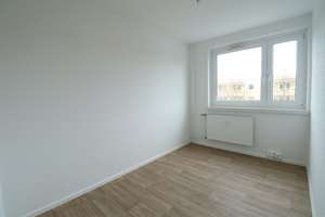 3-Raumwohnung mit Südbalkon und Wanne – Irkutsker Straße 37, 9119 Kappel, Chemnitz – Vorschaubild 4