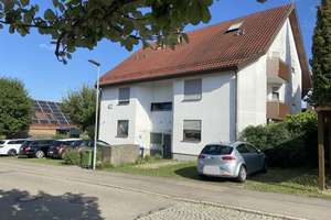 Charmante 2,5 Zimmer Wohnung mit zusätzlichem Studio, Balkon und Loggia