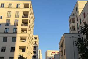 Exklusiv möblierte 2-Zimmer-Wohnung mit Balkon in Top-Lage Berlin-Mitte/Kreuzberg – 10963 Kreuzberg, Berlin – Vorschaubild 1