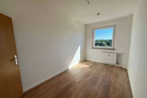Geräumige Familienwohnung mit Balkon und besten Ausblick | EBK auf anfrage dazu – Moseler Straße 8, 8058 Pölbitz, Zwickau – Vorschaubild 8