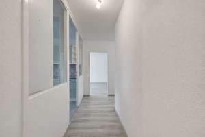 Komfortable 2-Zimmer-Wohnung mit Aufzug, Loggia und Tiefgaragenstellplatz – Die vollständige Adresse der Immobilie erhältst du vom Anbieter., 90431 Eberhardshof, Nürnberg – Vorschaubild 3