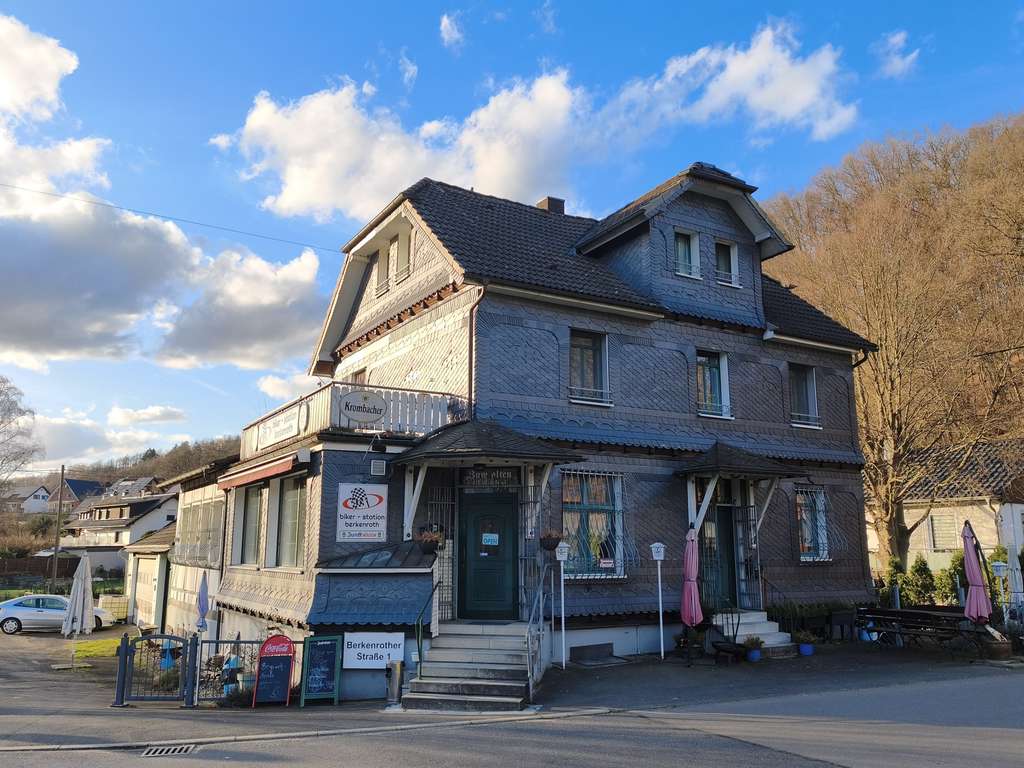 Immobilie in Nümbrecht - Kapitalstarkes Objekt an Hauptverkehrsstraße – Gastronomie & Wohnflächen - Bild 3