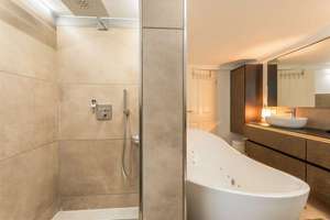 Hochwertige Architektenvilla mit Pool, Sauna & Spa-Whirlpool in exklusiver Hanglage über Bremen – Die vollständige Adresse der Immobilie erhältst du vom Anbieter., 28717 Burgdamm, Bremen – Vorschaubild 19