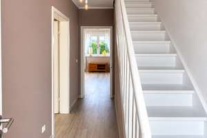 Käuferprovisionsfrei: Familienhaus mit 196 m², 5 Schlafzimmern, 3 Bädern und großem Garten – Dreigarbenfeld 20-22, 45359 Schönebeck, Essen – Vorschaubild 9