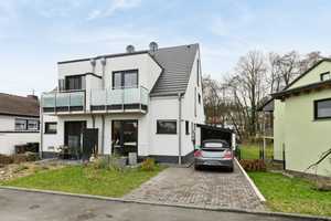 Exklusive Doppelhaushälfte mit hochwertiger Ausstattung und Carport – Rhein-Sieg-Kreis – Vorschaubild 1