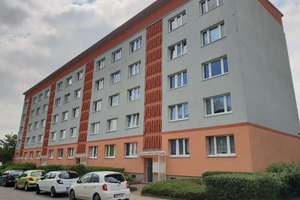 Abbestr. 44, renovierte 2-Zimmer-WE, großer Balkon, ruhige Grünlage