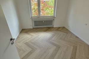 Lichtdurchflutete 3-Zimmer-Wohnung nach Kernsanierung mit Loggia & Einbauküche in Oldenburg – Die vollständige Adresse der Immobilie erhältst du vom Anbieter., 26127 Haarentor, Oldenburg (Oldenburg) – Vorschaubild 8