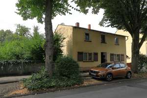 Gartenliebhaber aufgepasst! Familienfreundliches Zweifamilienhaus mit Modernisierungsbedarf  – Die vollständige Adresse der Immobilie erhältst du vom Anbieter., 45355 Borbeck-Mitte, Essen – Vorschaubild 2