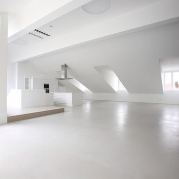 LUXUS-PENTHOUSE MITTEN IM WESTEND