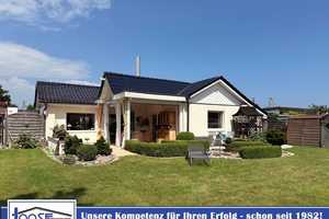 Charmantes Ferienhaus mit idyllischem Garten in der Aalbeek-Siedlung in Niendorf. – Ostholstein (Kreis) – Vorschaubild 1