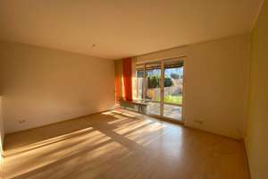 Gepflegtes Reihenhaus, stadtnah mit Garten, Garage + EBK – Theodor-Heuss-Straße 24, 66130 Güdingen, Saarbrücken – Vorschaubild 1