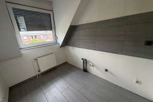 Einziehen und wohlfühlen - 3 Zimmer Dachgeschoss Wohnung mit Balkon, Essen-Katernberg – Kraspothstraße 24, 45327 Katernberg, Essen – Vorschaubild 4