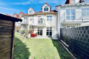 AS IMMOBILIEN: Partially furnished 4br townhouse fitted kitchen carport yard Schwalbach a.T – Main-Taunus-Kreis – Vorschaubild 1