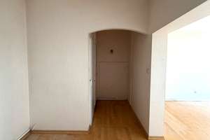 Großzügige 2-Zimmer-Wohnung am Dreieichpark-mit Balkon, Aufzug und modernen Badsanierung. – 63067 Ledermuseum, Offenbach am Main – Vorschaubild 3