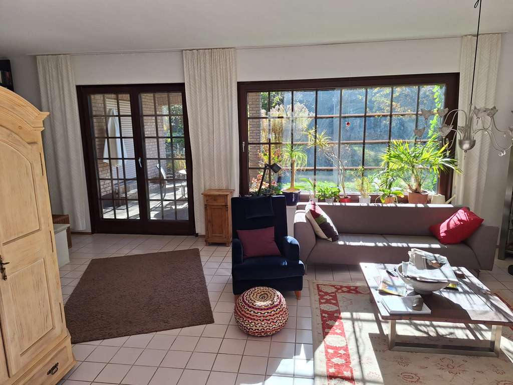 Immobilie in Sternenfels - Sternenfels: Sehr schöner Walmdachbungalow mit Klinkerfassade und herrlichem Freisitz - Bild 4