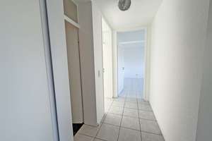Renovierte 3 Zi-Dachgeschosswohnung mit Balkon im gepflegtem MFH – Die vollständige Adresse der Immobilie erhältst du vom Anbieter., 47839 Hüls, Krefeld – Vorschaubild 4
