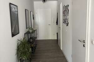 Schöne, helle 2-Zimmer-Wohnung mit großem Balkon
