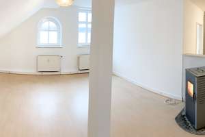 4Z Dachgeschosswohnung mit Stellplatz, Pelletofen und Einbauküche im Stadtzentrum – Friedrichstr. 39, 58507 Lüdenscheid – Vorschaubild 3