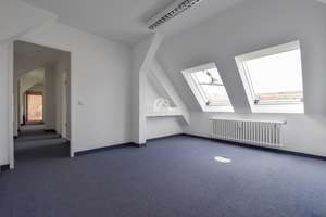 TOP LAGE | AUSBLICK ÜBER BERLIN IN CHARLOTTENBURG  | PROVISIONSFREI | – Niebuhrstraße 10, 10629 Charlottenburg, Berlin – Vorschaubild 11