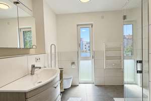 Stilvoll wohnen in Moosach: moderne 3-Zimmer-Neubauwohnung mit großem Sonnenbalkon & TG-Stellplatz – 80992 Alt-Moosach, München – Vorschaubild 8